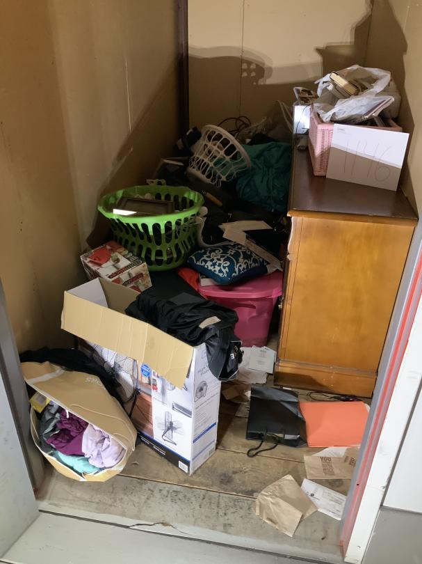 Storage Unit Auction in Des Moines, IA at UHaul of Southeast 14th ends